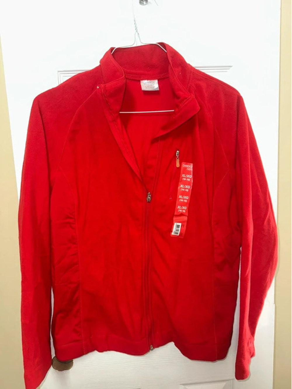 New Danskin Now zip up jacket size xl